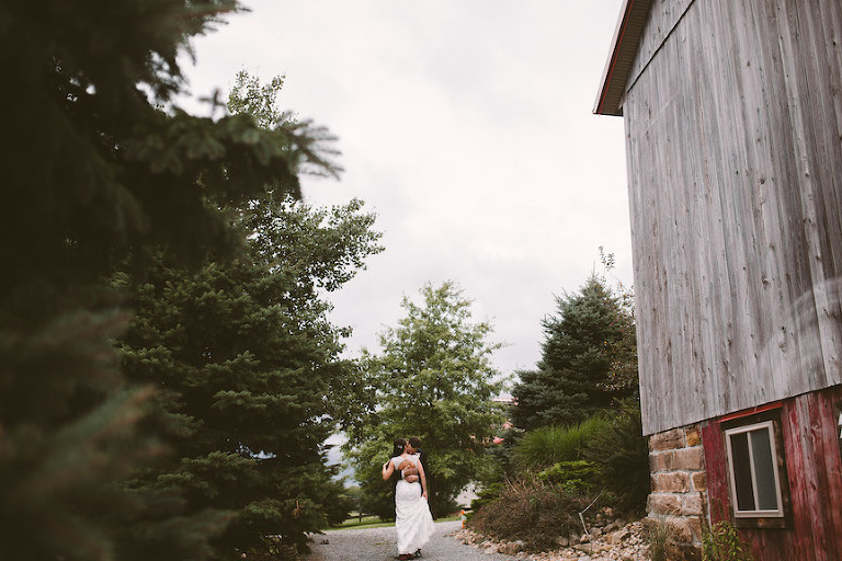 Hotmetalstudio rustic acres wedding photography-257